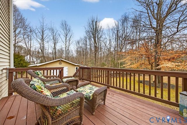 297 Castle Park Ln, Mineral, VA 23117