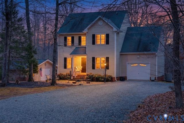 297 Castle Park Ln, Mineral, VA 23117