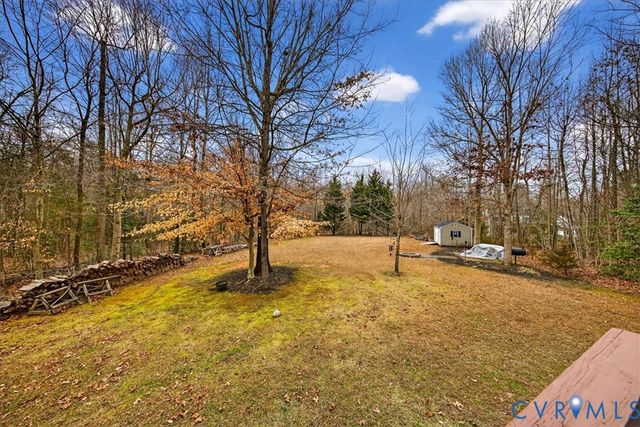 297 Castle Park Ln, Mineral, VA 23117