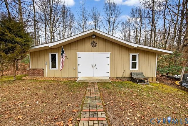 297 Castle Park Ln, Mineral, VA 23117