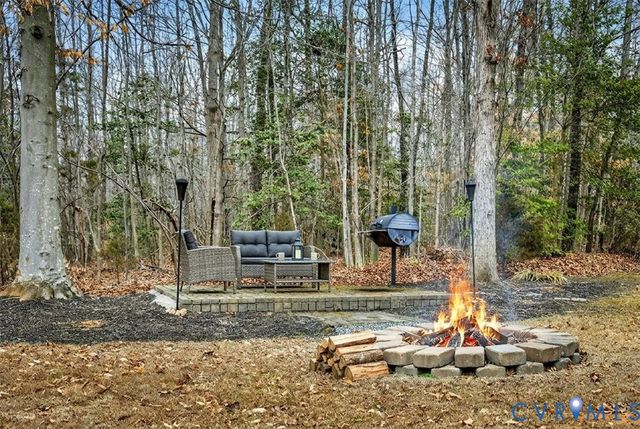 297 Castle Park Ln, Mineral, VA 23117