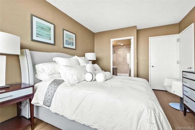 11624 Grosvenor Lane 15A, Kew Gardens, NY 11418
