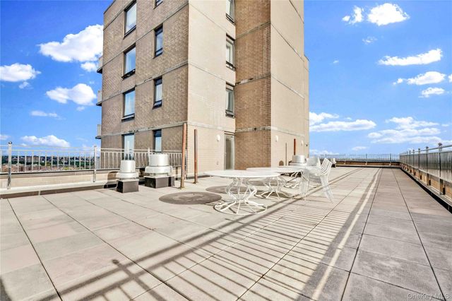 11624 Grosvenor Lane 15A, Kew Gardens, NY 11418
