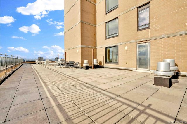 11624 Grosvenor Lane 15A, Kew Gardens, NY 11418
