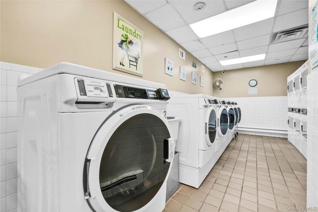 11624 Grosvenor Lane 15A, Kew Gardens, NY 11418