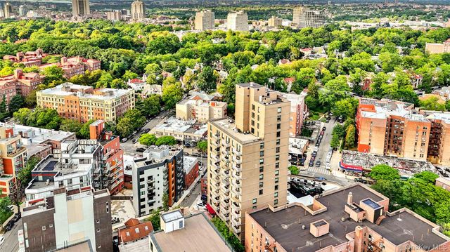 11624 Grosvenor Lane 15A, Kew Gardens, NY 11418