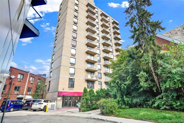 11624 Grosvenor Lane 15A, Kew Gardens, NY 11418