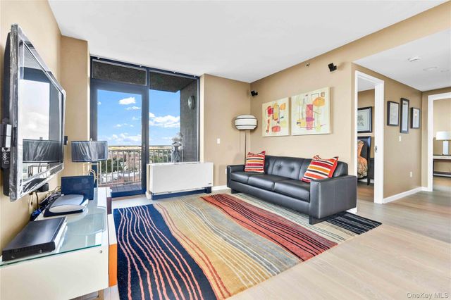 11624 Grosvenor Lane 15A, Kew Gardens, NY 11418