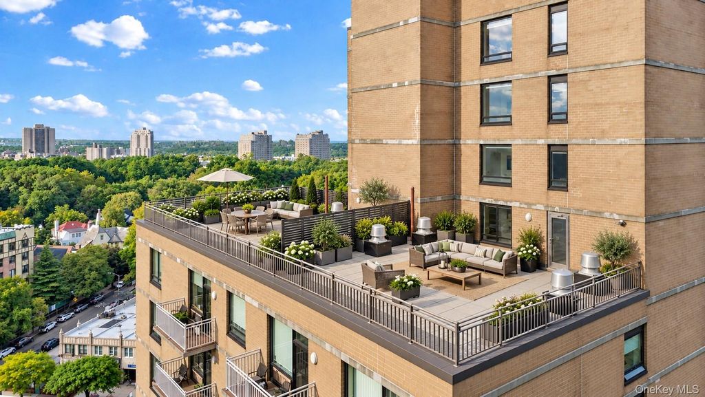 11624 Grosvenor Lane 15A, Kew Gardens, NY 11418 — photo 5