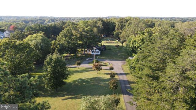 15611 BUSHEY DR, Woodbridge, VA 22193