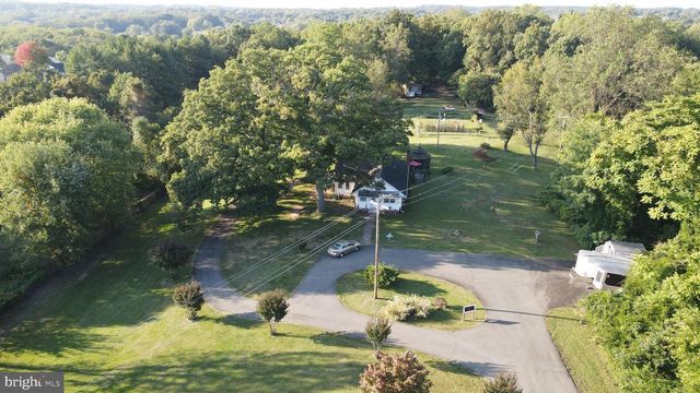 15611 BUSHEY DR, Woodbridge, VA 22193