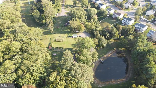 15611 BUSHEY DR, Woodbridge, VA 22193