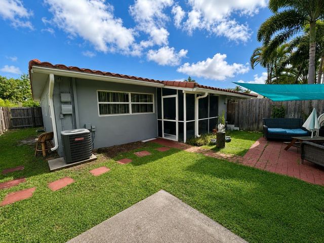 1610-1612 NE 56th Street, Fort Lauderdale, FL 33334