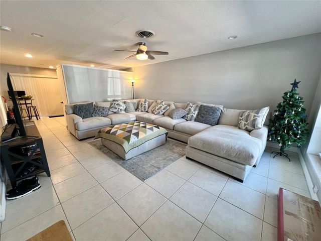 1610-1612 NE 56th Street, Fort Lauderdale, FL 33334