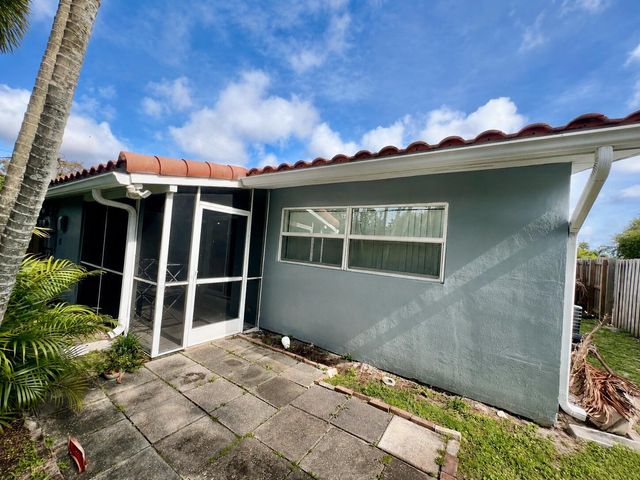 1610-1612 NE 56th Street, Fort Lauderdale, FL 33334