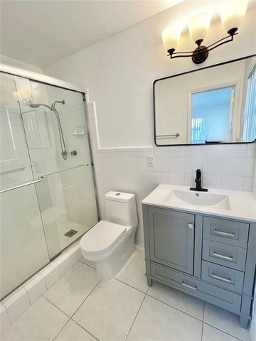 1610-1612 NE 56th Street, Fort Lauderdale, FL 33334