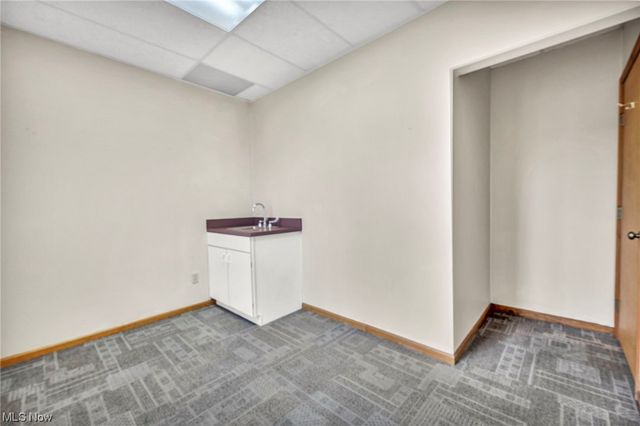 33398 Walker D, Avon Lake, OH 44012