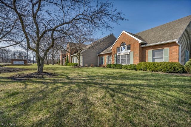 33398 Walker D, Avon Lake, OH 44012