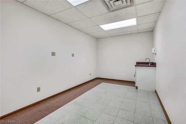 33398 Walker D, Avon Lake, OH 44012