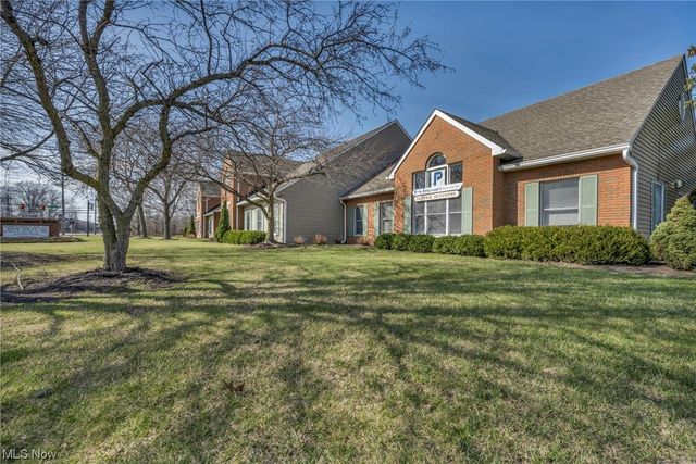 33398 Walker D, Avon Lake, OH 44012