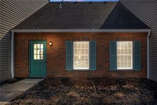 33398 Walker D, Avon Lake, OH 44012