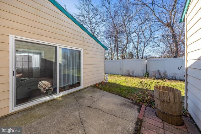 17 HICKORY LN, Swedesboro, NJ 08085