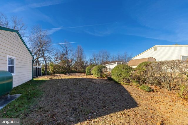 17 HICKORY LN, Swedesboro, NJ 08085