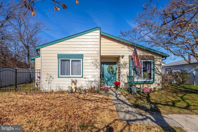 17 HICKORY LN, Swedesboro, NJ 08085