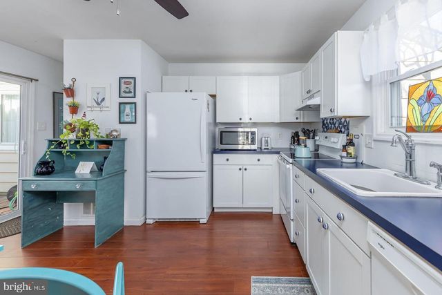 17 HICKORY LN, Swedesboro, NJ 08085