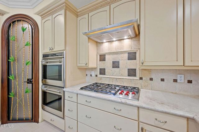 3263 New York Drive, Pasadena, CA 91107