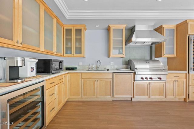 3263 New York Drive, Pasadena, CA 91107