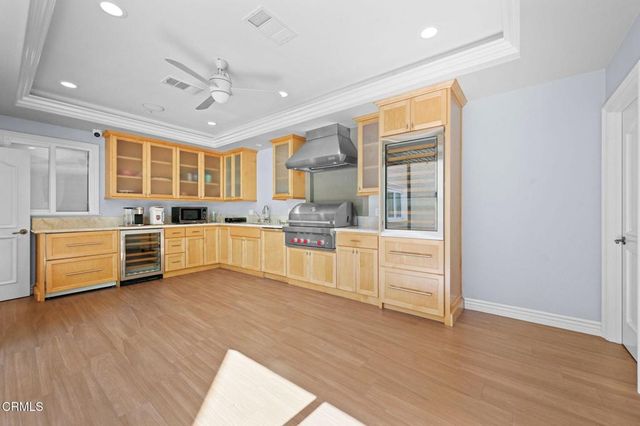 3263 New York Drive, Pasadena, CA 91107