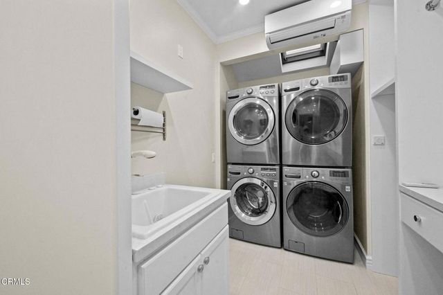 3263 New York Drive, Pasadena, CA 91107