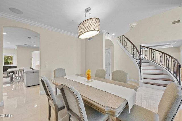 3263 New York Drive, Pasadena, CA 91107