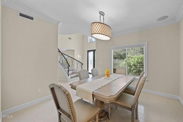 3263 New York Drive, Pasadena, CA 91107