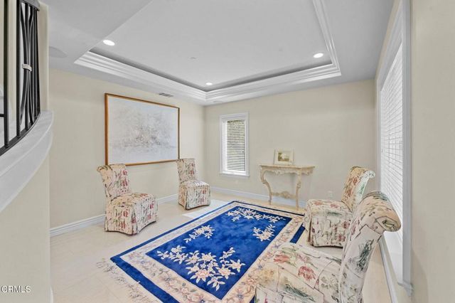 3263 New York Drive, Pasadena, CA 91107