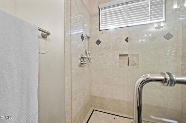 3263 New York Drive, Pasadena, CA 91107