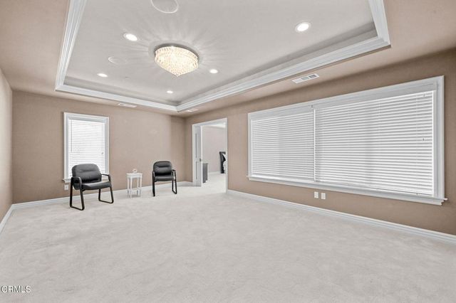 3263 New York Drive, Pasadena, CA 91107