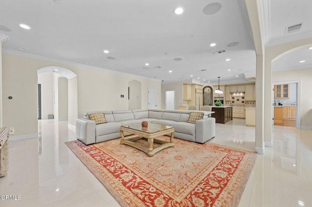 3263 New York Drive, Pasadena, CA 91107