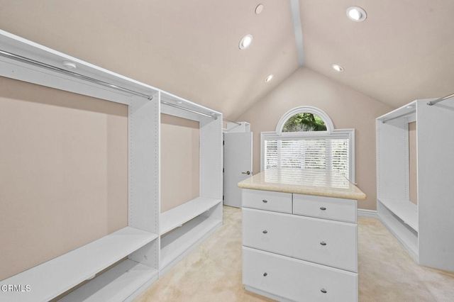 3263 New York Drive, Pasadena, CA 91107