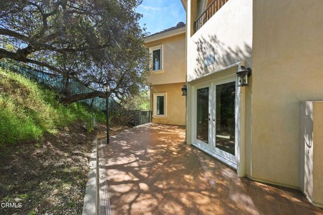 3263 New York Drive, Pasadena, CA 91107