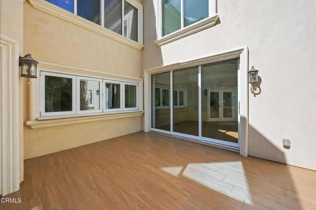 3263 New York Drive, Pasadena, CA 91107