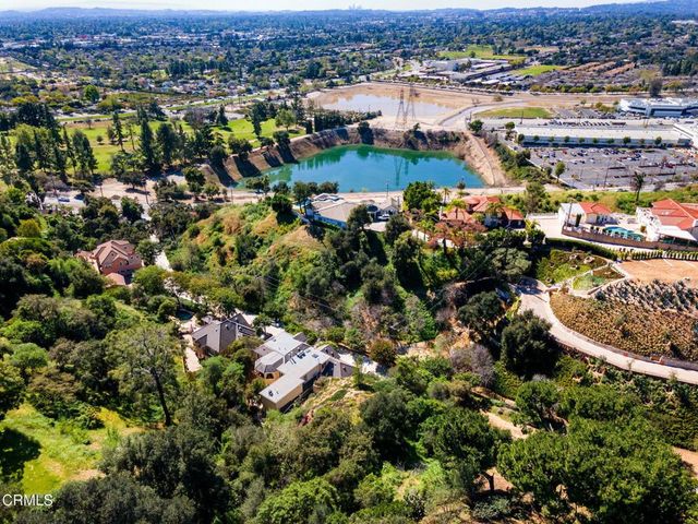 3263 New York Drive, Pasadena, CA 91107