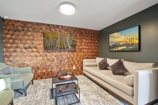 433 S 7th Street 2212, Minneapolis, MN 55415