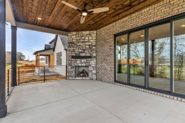 221 Bellsford Rd, Gallatin, TN 37066