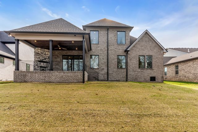 221 Bellsford Rd, Gallatin, TN 37066