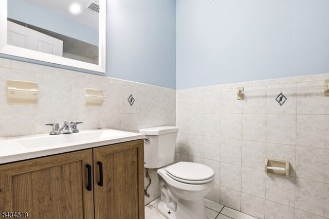 63 Chadwick Ave, Newark City, NJ 07108
