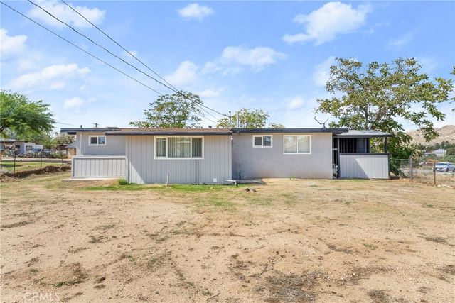 7427 Acoma Trail, Yucca Valley, CA 92284