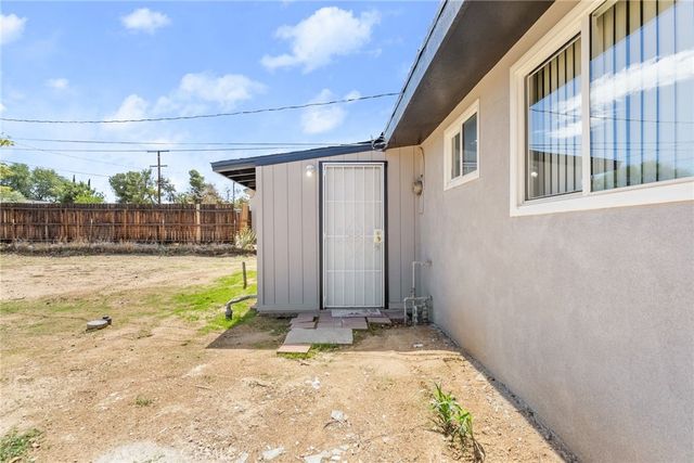 7427 Acoma Trail, Yucca Valley, CA 92284