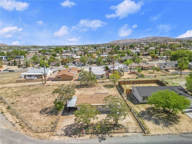 7427 Acoma Trail, Yucca Valley, CA 92284